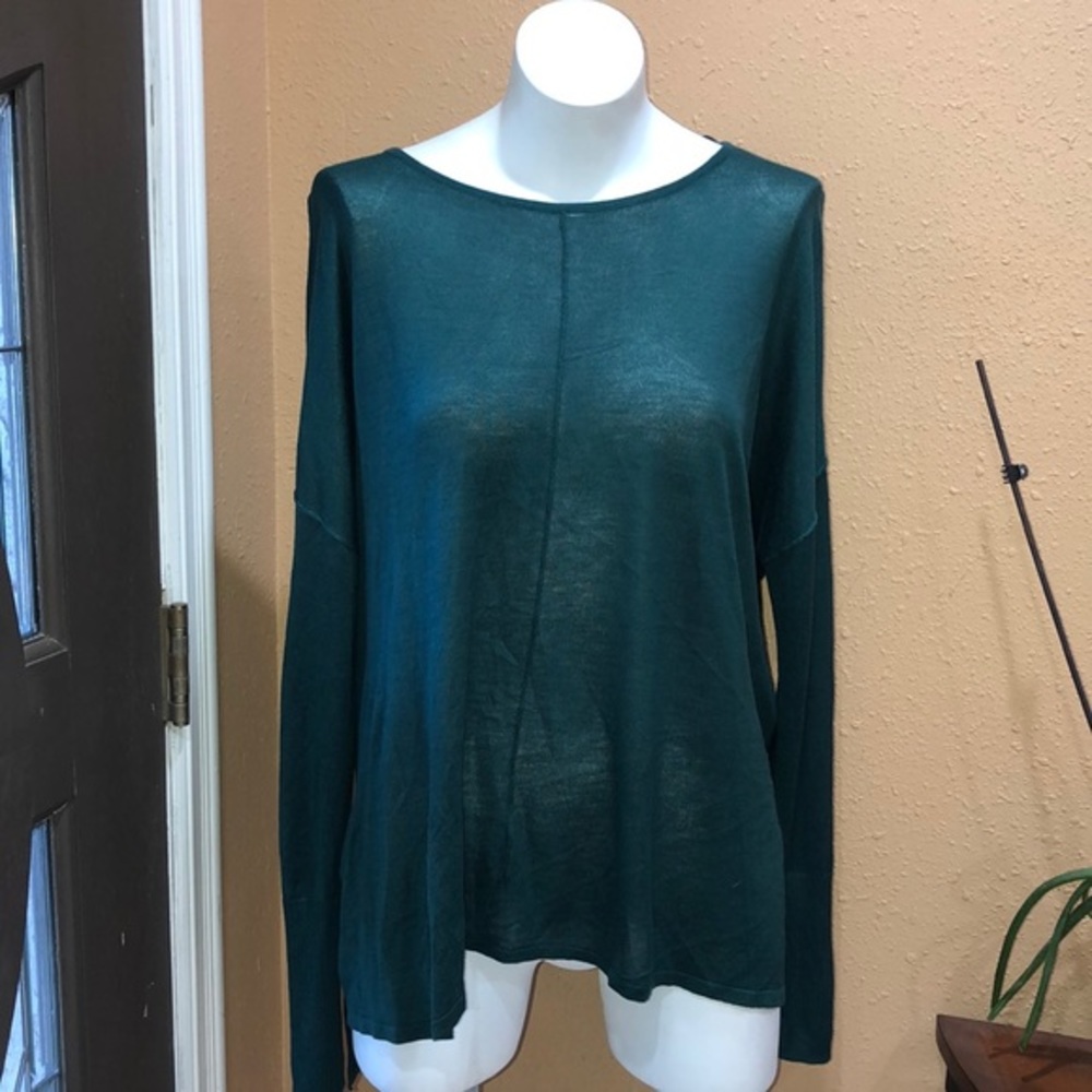 H&M green long sleeve knit top
